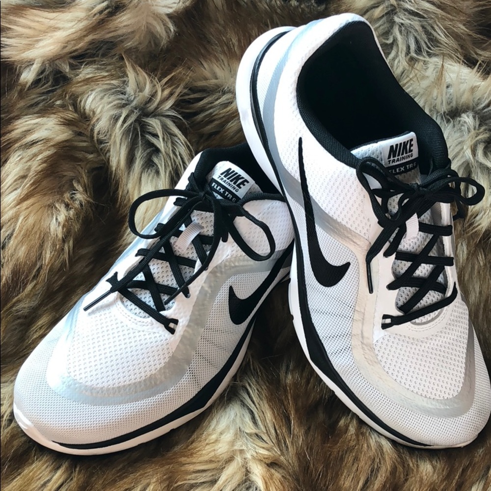 🔴SALE!🔴 NIKE FLEX SUPREME TR 6 *WOMENS SIZE 10*